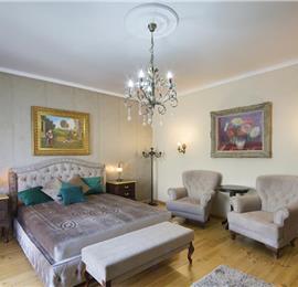 5 bedroom bayside villa with pool near Kotor, sleeps 12